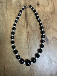 Vintage Black And White Graduated Bead Necklace *LOCAL PICKUP ONLY - NO SHIPPING*