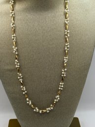 Gold Tone Necklace With Faux Pearls