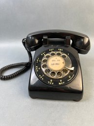 Vintage Rotary Dial Bell System Phone.