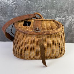 Vintage Antique Fishing Anglers Wicker Creel Basket With Shoulder  *Local Pickup Only*