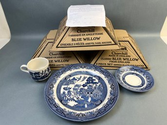 4 Sets Churchill Classic Blue Willow 3 Piece Dinner Sets.