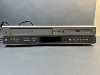 Toshiba Dvd Video Cassette Player Model SD-v280.