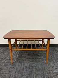 Lane Walnut Mid Century Side Table Model 991-05