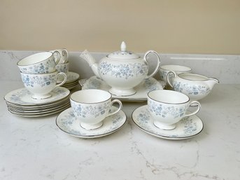Wedgewood Belle Fleur China - 16 Pieces