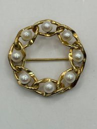 12k Gold Fill Circle Pin With Cultured Pearls