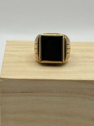 10 K Gold Ring With Black Stone - Size 4.5