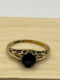 14k Gold Ring With Purple Stone - Size 5.25