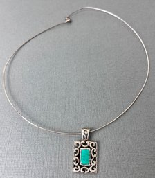 Sterling Silver Wire Necklace With Pendant.