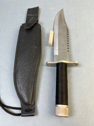 15 Inch Survival Knife With Matches In Handle.