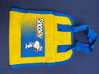 VTG Snoopy Vinyl Plastic Quad Fold Bag