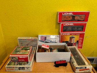 Large Lot Of Train Buildings And Track *Local Pick-Up Only*