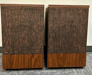 Pair Of Vintage Bose 501 Speakers