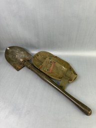 US Military Shovel In Carrying Case