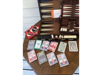 2 Backgammon Games, 10 Deck Cards & 2 Uno