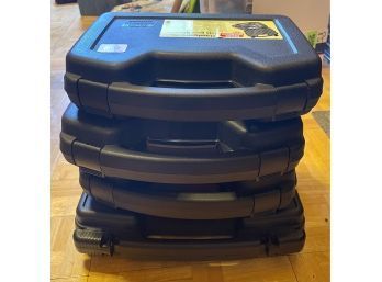 4 Plastic Cases