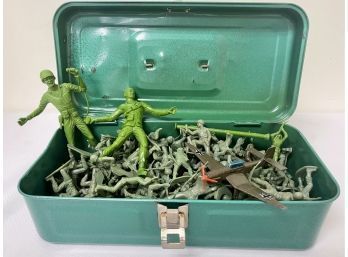 Lot: Toy Army Men, Toy Plane