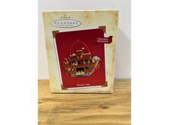 Hallmark Ornament- Noahs Ark Features Movement