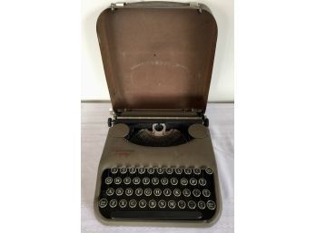 Corona Zephyr Typewriter In Metal Carry Case