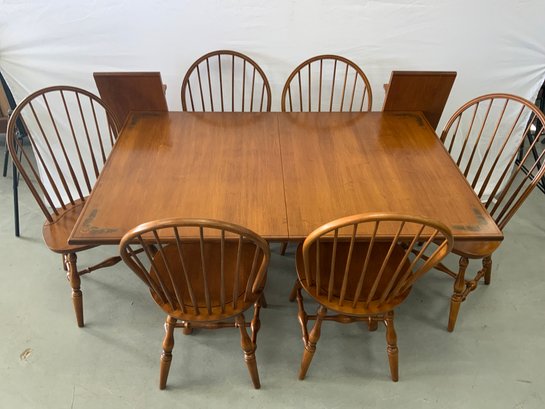 7 Piece Hitchcock Dinning Room Table With 6 Windsor Chairs