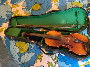 Czechoslovakian Violin 4/4 With Case