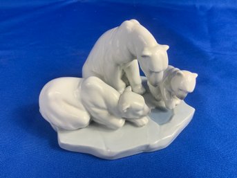 Lladro Porcelain Bearly Love Polar Bear At Ice Hole