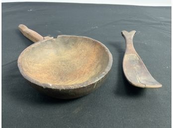Sulawesi Torjan Tribe Carved Food Bowl With Handle And Spoon.