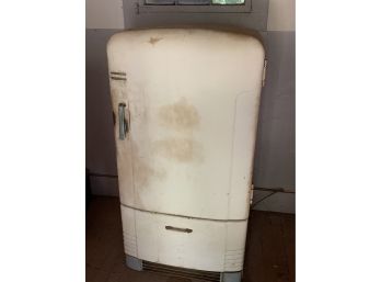 Vintage Crosley Shelvador Refrigerator