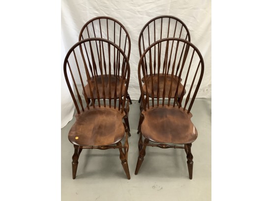 Set Of 4 Nichols & Stone Maple Bow Back Windsor Chairs