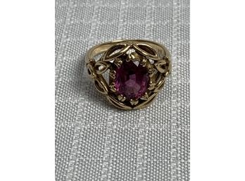 14kt Pink Stone Ornate Ring With Oval Detail