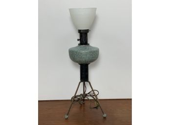 Mid Century Modern Lamp With 3 Legs