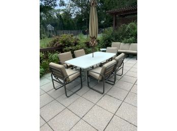 Table With 6 Chairs And Umbrella With Stand