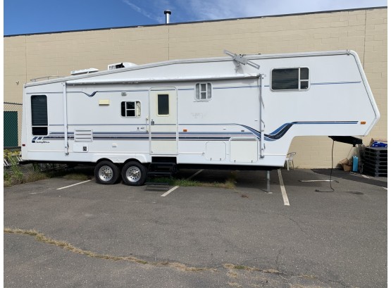 2000 31ft Sunny Brook 5th Wheel Camper   Relisted