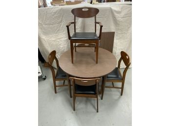 Mid Century Round Table With 5 Chairs And 1 Leaf By Liberty Chair Company, North Carolina