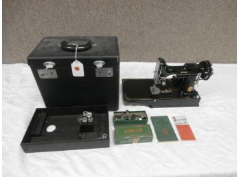 Singer Featherweight Sewing Machine With Case, Serial #AE554036, No Power Cord (UNTESTED)