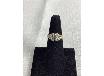 14K Diamond And Green Stone Ring With Filigree Detail 3.6 Grams