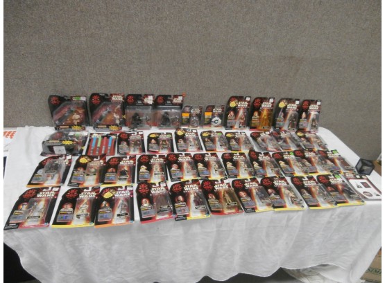 Large Group Of Star Wars Episode 1 Carded Action Figures Plus Yo-yo's And More
