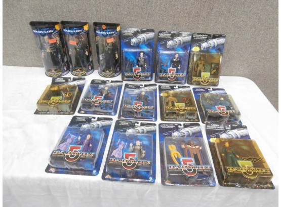 Babylon 5 Figures Including 3 Exclusive Premiere Limited Edition Series And 12 Carded Action Figures