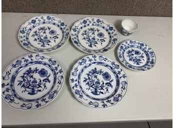 6Pieces Of Meissen Plates And Cup Blue Onion