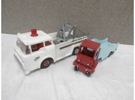 Marx Plastic Super Highway Service Wrecker And Wooden Transport Truck