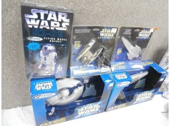 Estes Star Wars Theme Flying Model Rockets Including R2-d2, Naboo Fighter, Sith Infiltrator And More
