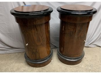 Pair Of Cylinder 1 Door Stands With Black Accents