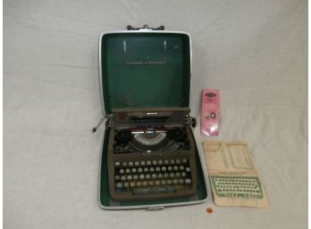 Royal Portable Typewriter Quiet DeLuxe With Case And Pamphlet