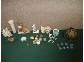 A Lot Including A Kaiser Porcelain Hummingbird Figurine By Bochmann, Occupied Japan Figure, Shell Art, Etc.