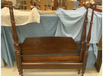 Queen Size Mahogany 4 Poster Bed