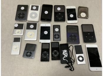 IPod Lot  18 Pieces