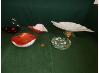 Large Murano Glass Footed White Leaf Shaped Center Piece With The Paper Label, Bowls And Candy Dish