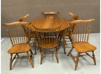 Nichols And Stone Round Maple Kitchen Table With 6 Chairs And 2 Leaves