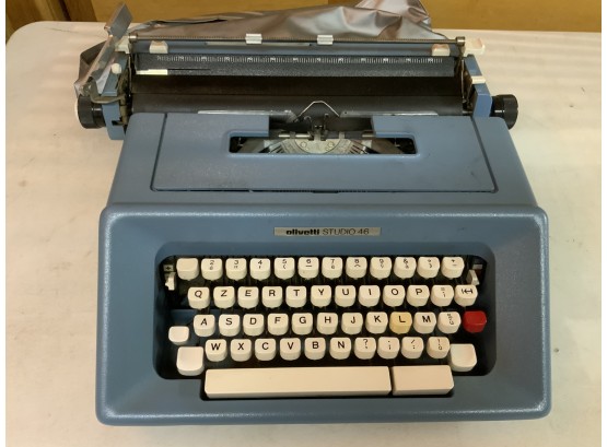 Olivetti Studio 46 Typewriter With Cover