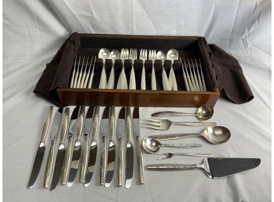 83 Piece Wallace Sterling Discovery Pattern Flatware Set 81.13ozt Plus Weighted