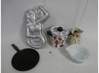 Pyrex Amish Butterprint Bowl, Cast Iron #7 Skillet, Wonder Woman Cake Mold, Enameled Seafood Pot With Lid